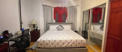 1 dormitorio, tabla de planchar con plancha, Internet y ropa de cama