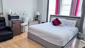 1 bedroom, iron/ironing board, Internet, bed sheets