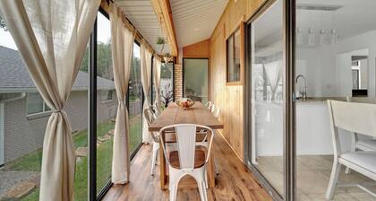 Spacious Sleeps 20 with Heated Pool & Game Room by Uptown Dallas