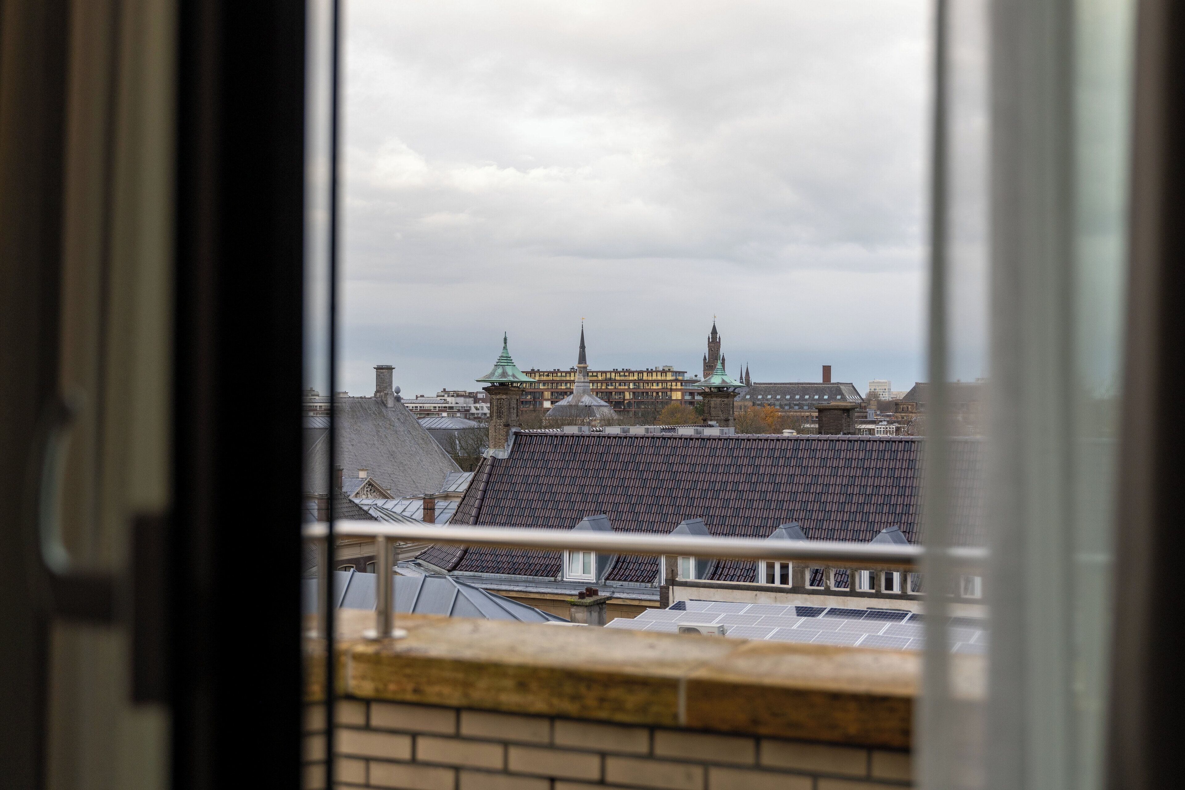 suite, 1 king bed | 1 bedroom, premium bedding, minibar, in-room safe