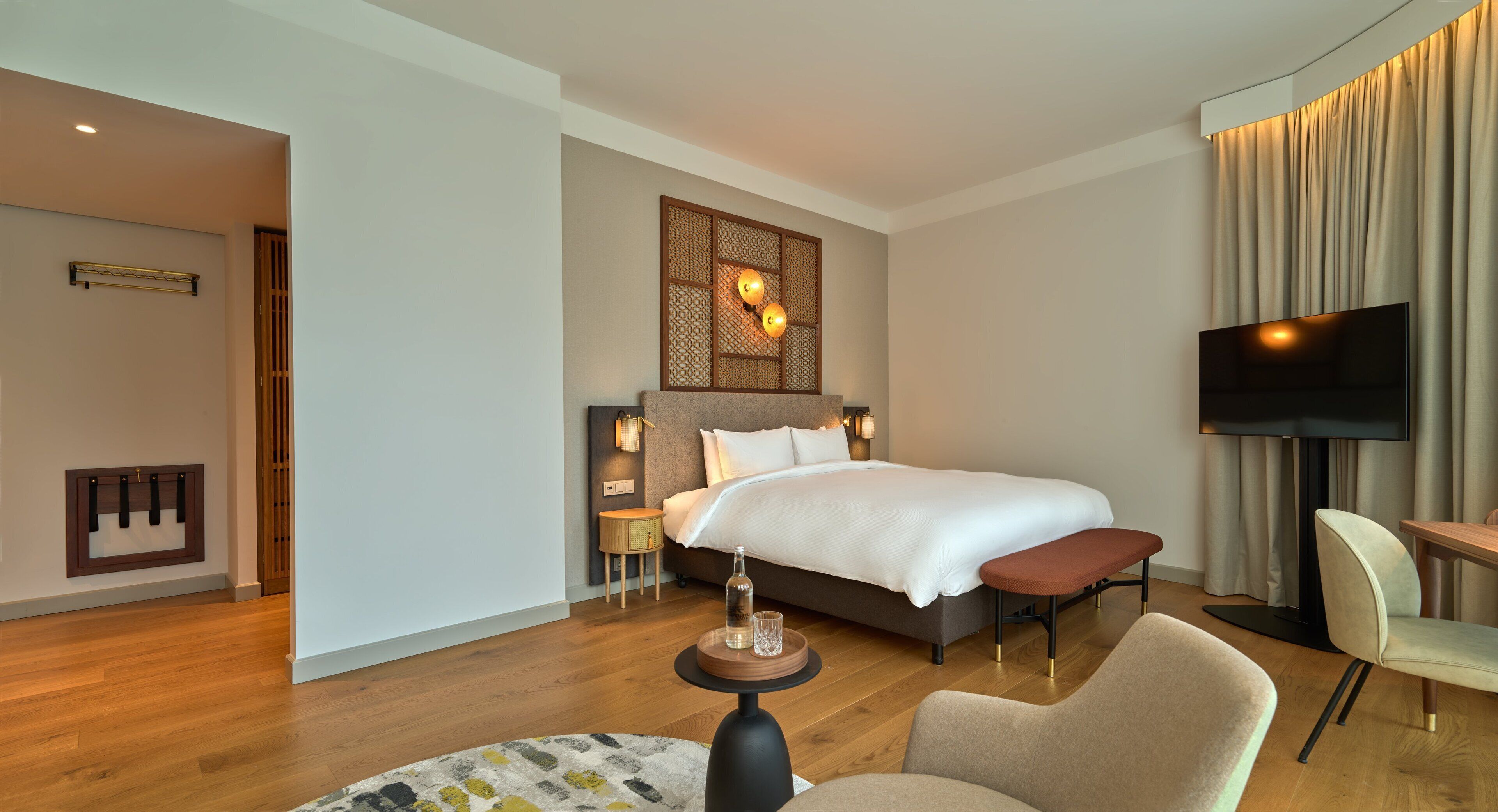Suite, 1 King Bed (Kneuterdijk View) | Premium bedding, minibar, in-room safe, desk