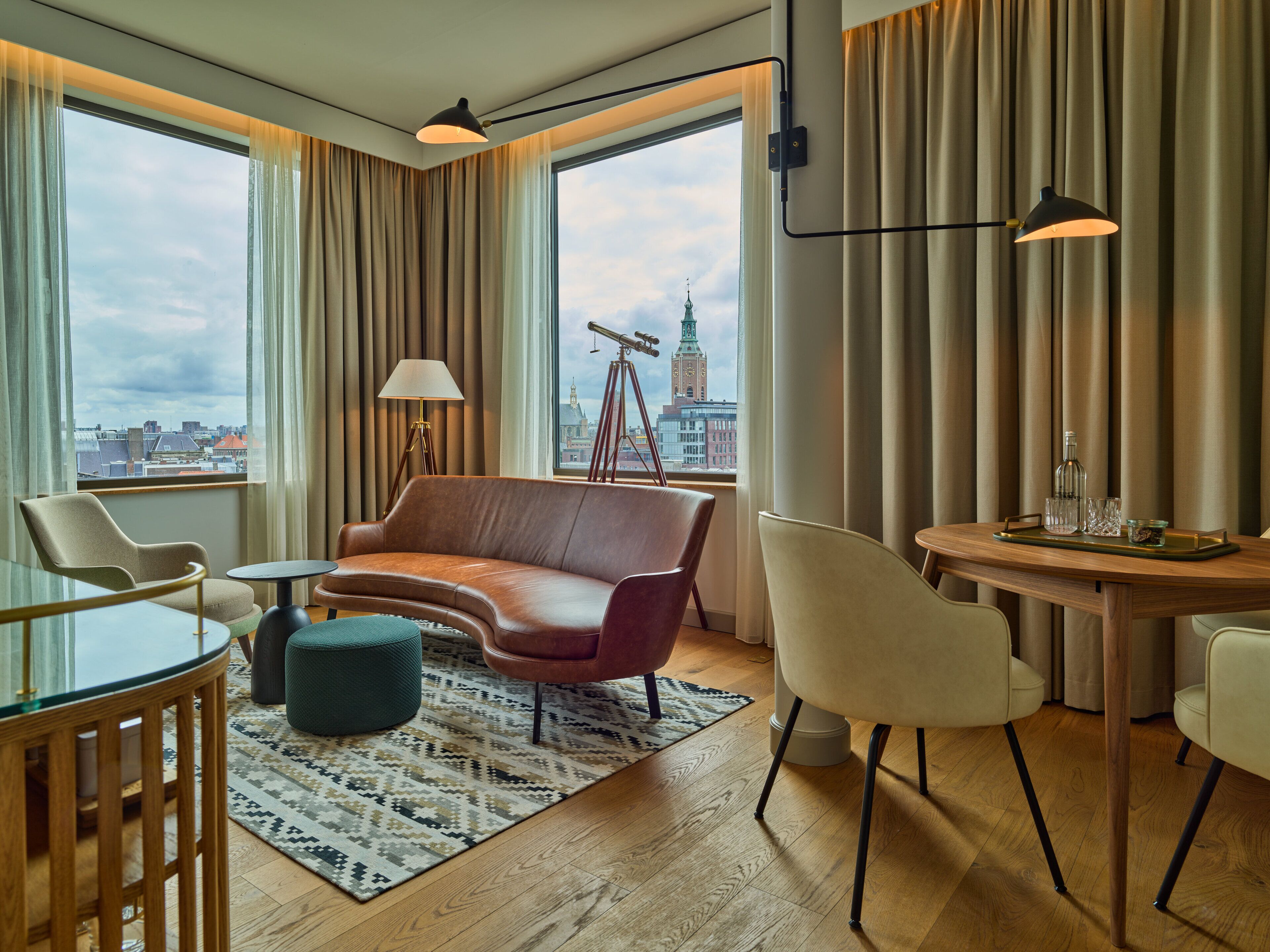 suite, 1 king bed | 1 bedroom, premium bedding, minibar, in-room safe