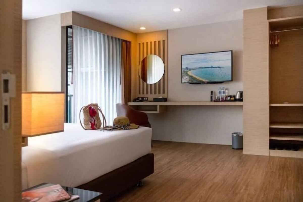 Coffres-forts dans les chambres, bureau, fer et planche Ă repasser