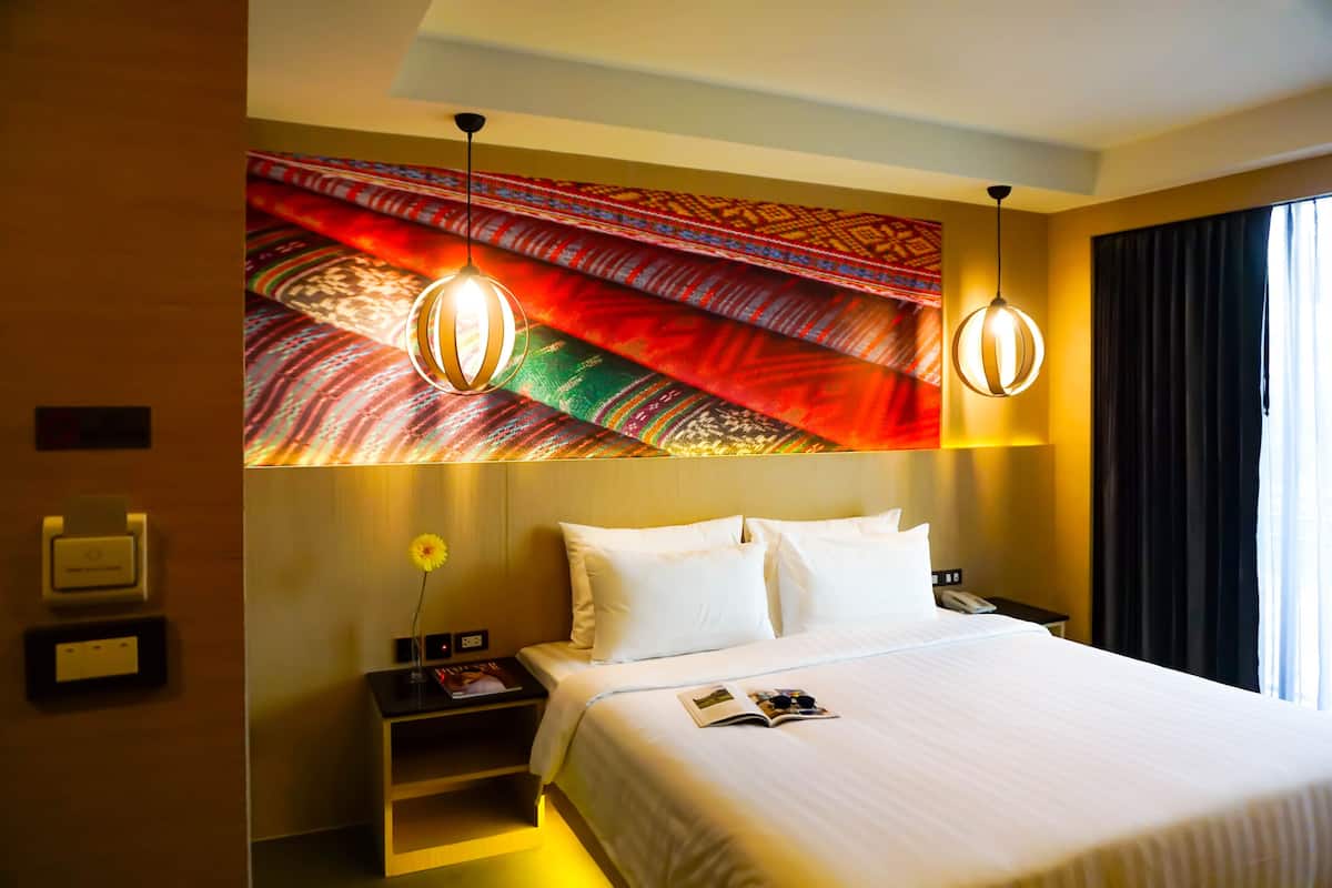 Superior King (Building B) | In-room safe, desk, iron/ironing board, free WiFi