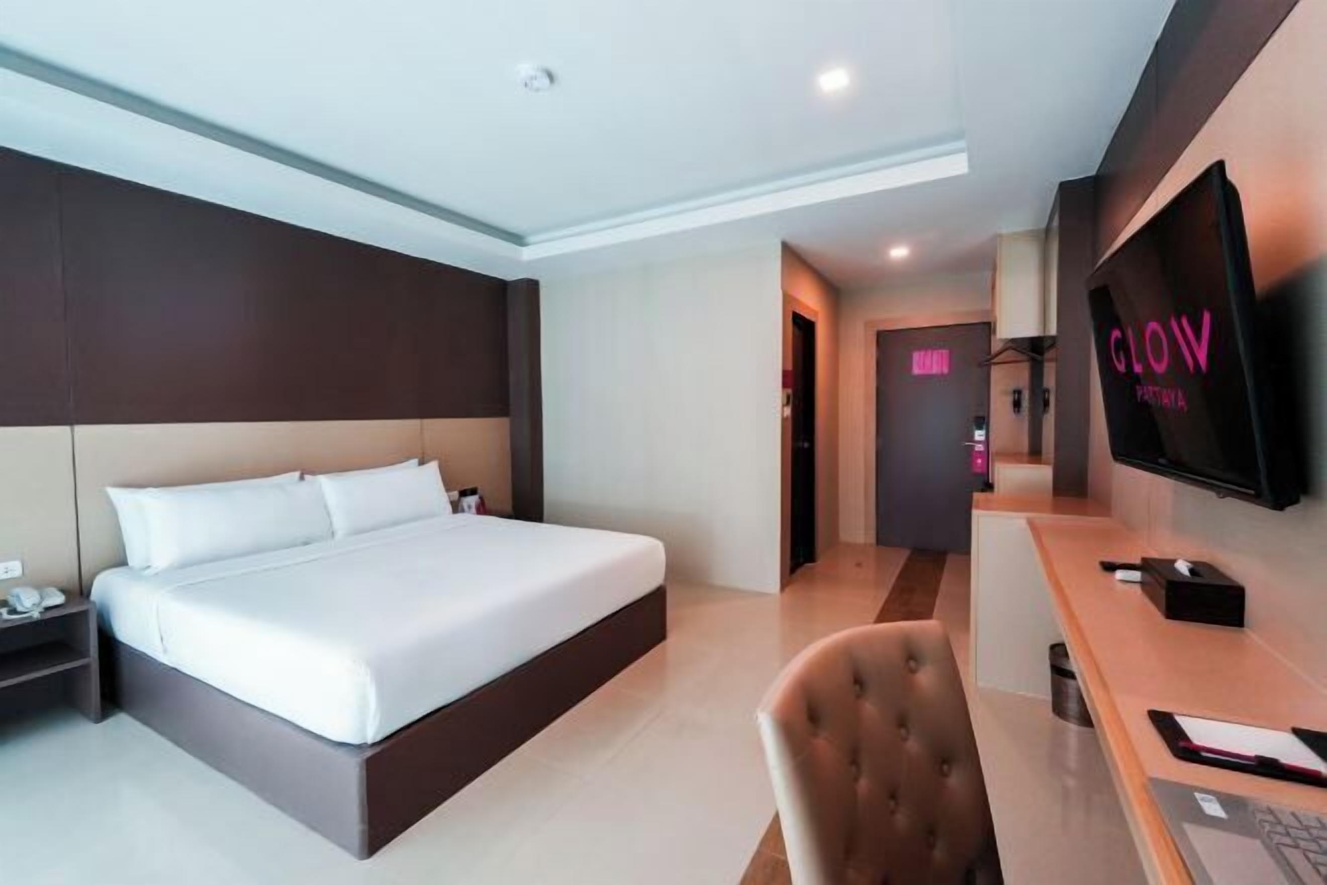 In-room safe, desk, iron/ironing board, free WiFi