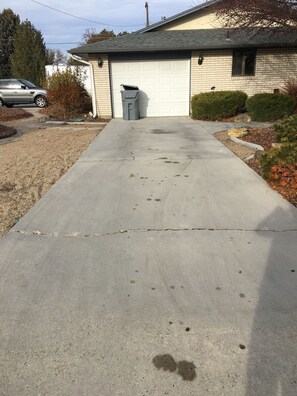 Property grounds - Perfect for Long Stays. Recently remodeled 2 bedroom 1.5 bathroom unit. (Caldwell)