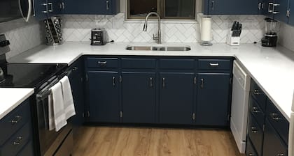 Perfect for Long Stays. Recently remodeled 2 bedroom 1.5 bathroom unit.