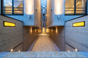 Property entrance - Luana Shibuya (Tokyo)