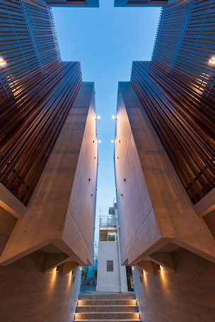 Exterior. Luana Shibuya