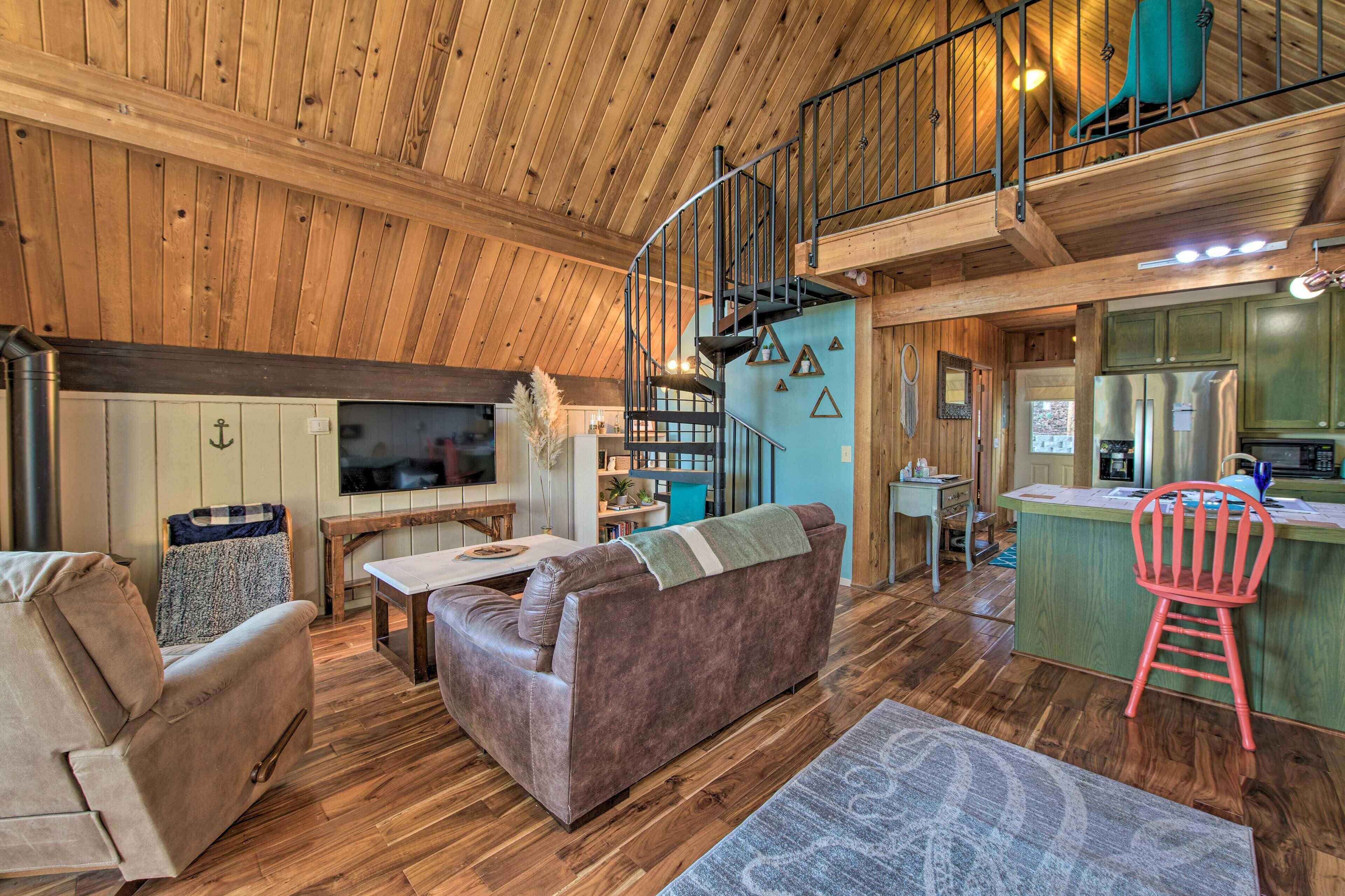 TV, fireplace, books, stereo
