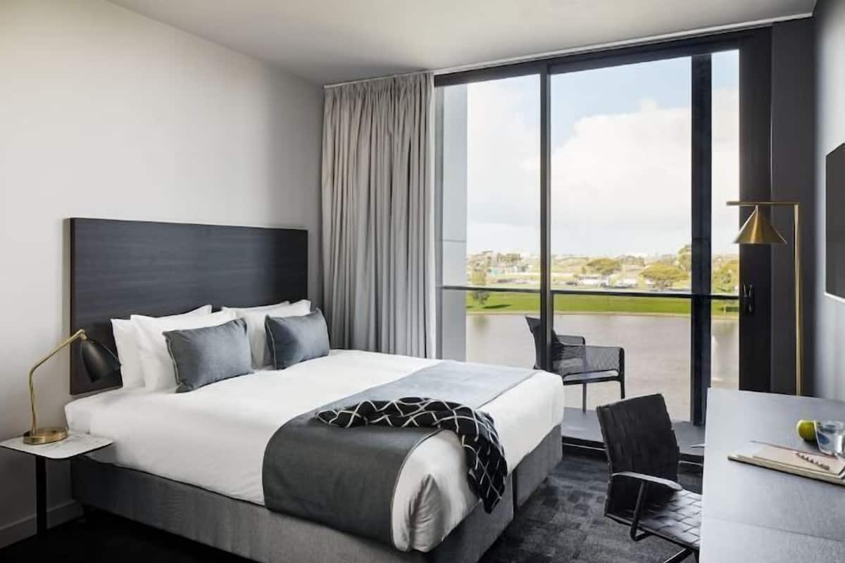 2 Schlafzimmer, Daunenbettdecken, Zimmersafe, Schreibtisch