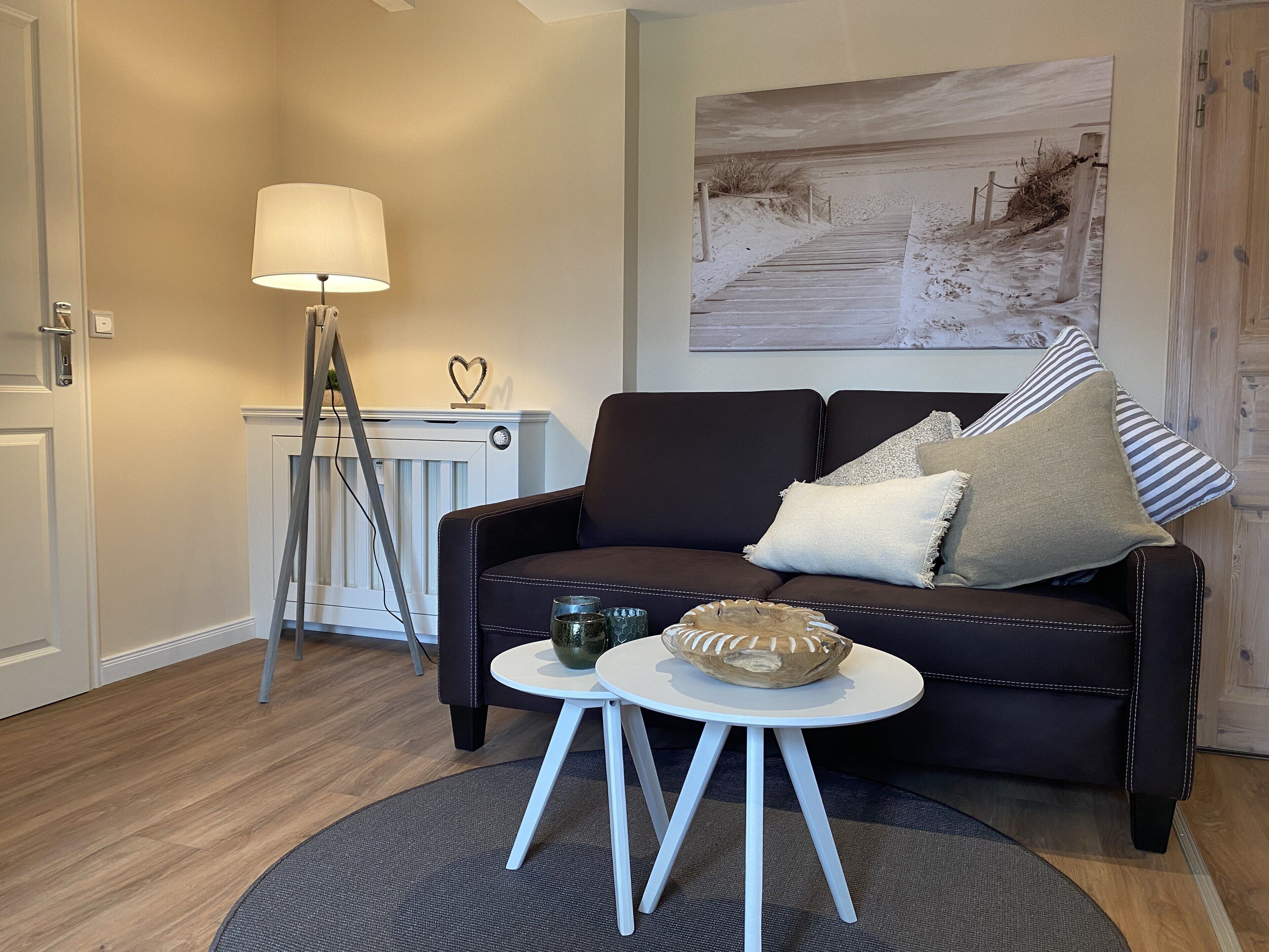 Una Smart TV, un reproductor estéreo