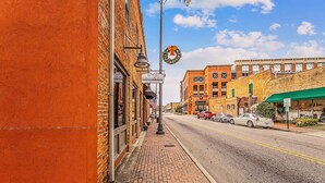 Miscellaneous - Franklin Studio 201 (Fayetteville)