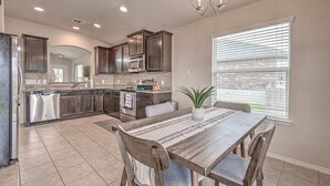 Dining - The Stagecoach Guest House (Killeen)