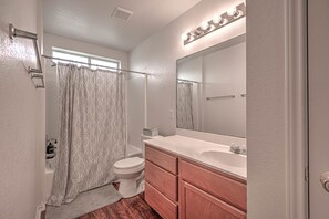 Towels - The Lauren Layover (Killeen)