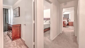 Room - The Lauren Layover (Killeen)