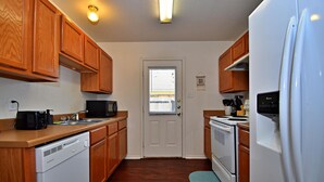 Private kitchen - The Lauren Layover (Killeen)