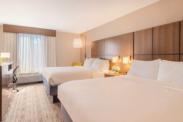 Unit with 2 Queen size beds