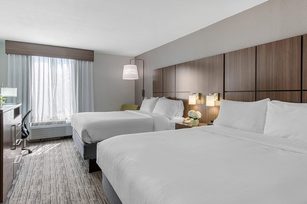 Unit with 2 Queen size beds