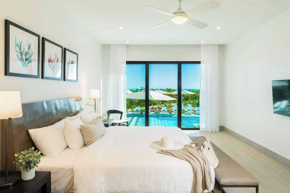 Deluxe Suite, 1 Bedroom, Ocean View, Poolside | 3 bedrooms, minibar, in-room safe, blackout curtains