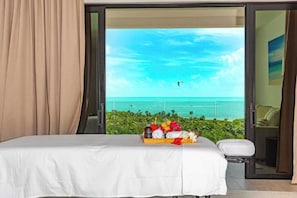 Luxury Suite, 2 Bedrooms, Ocean View, Corner | 3 bedrooms, minibar, in-room safe, blackout drapes