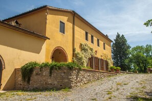 Property entrance - Villa Montelopio (Peccioli)