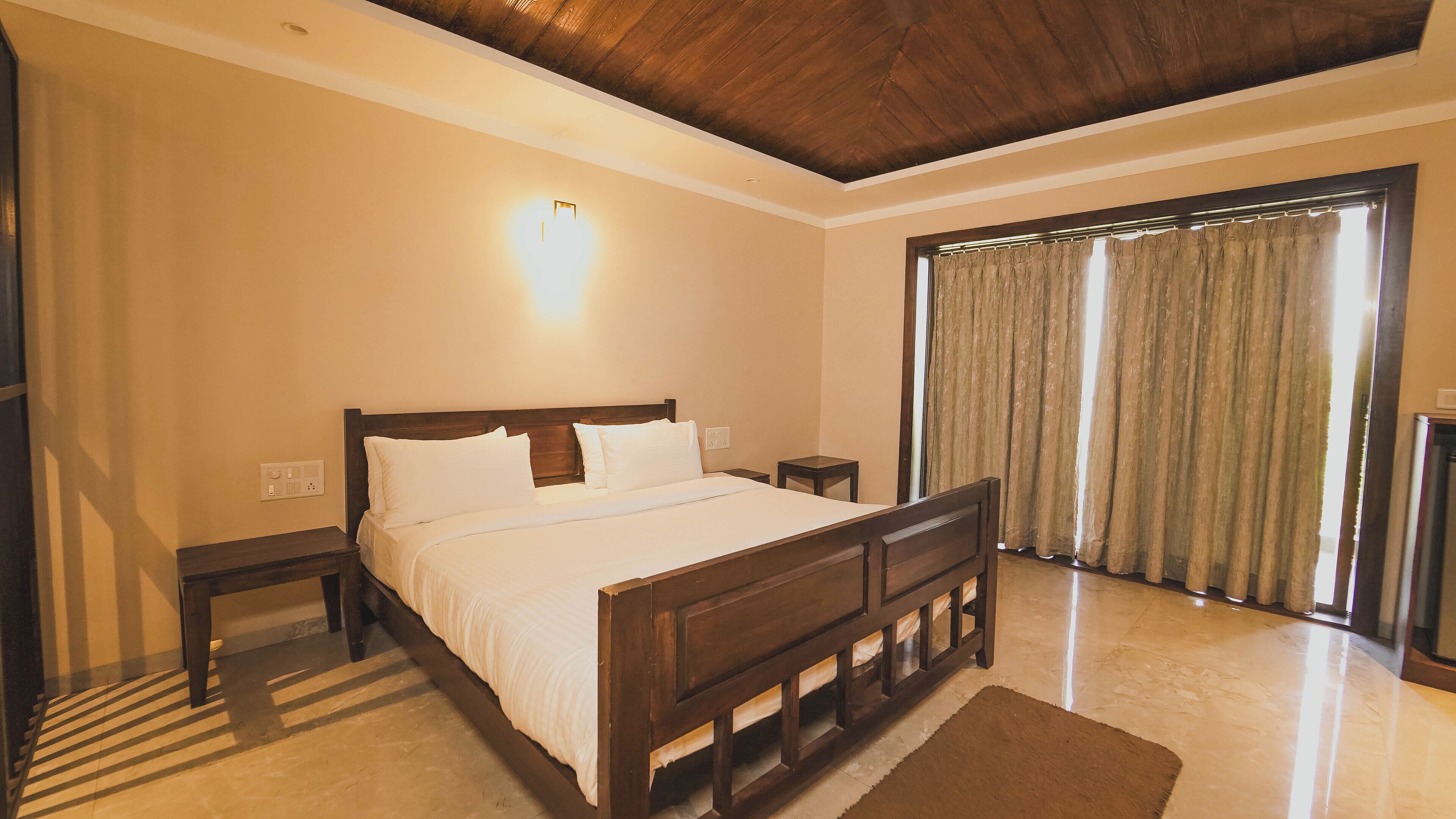 Kamar Double Deluks | Dilengkapi dengan perabotan berbeda-beda, meja kerja, dan Wi-Fi gratis