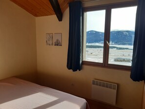 3 chambres, fer et planche à repasser, draps fournis