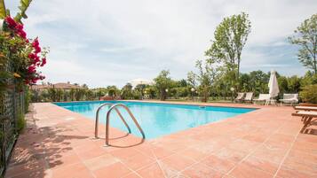 Piscina all'aperto