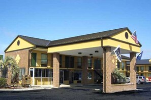 Exterior - Rodeway Inn Sumter SC (Sumter)