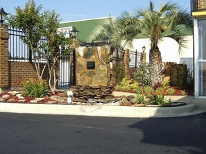 Property grounds - Rodeway Inn Sumter SC (Sumter)
