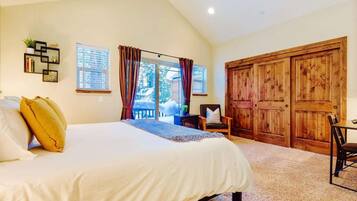 3 bedrooms, desk, free WiFi, bed sheets
