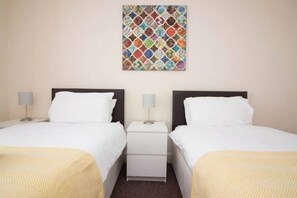 2 sovrum, strykjärn/strykbräda, gratis wi-fi och sängkläder