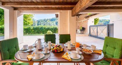 Cascina La Valle 10+2, Emma Villas