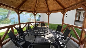 Outdoor dining - 250sqm vacation home near Berlin for 13 people with property (Heidesee)
