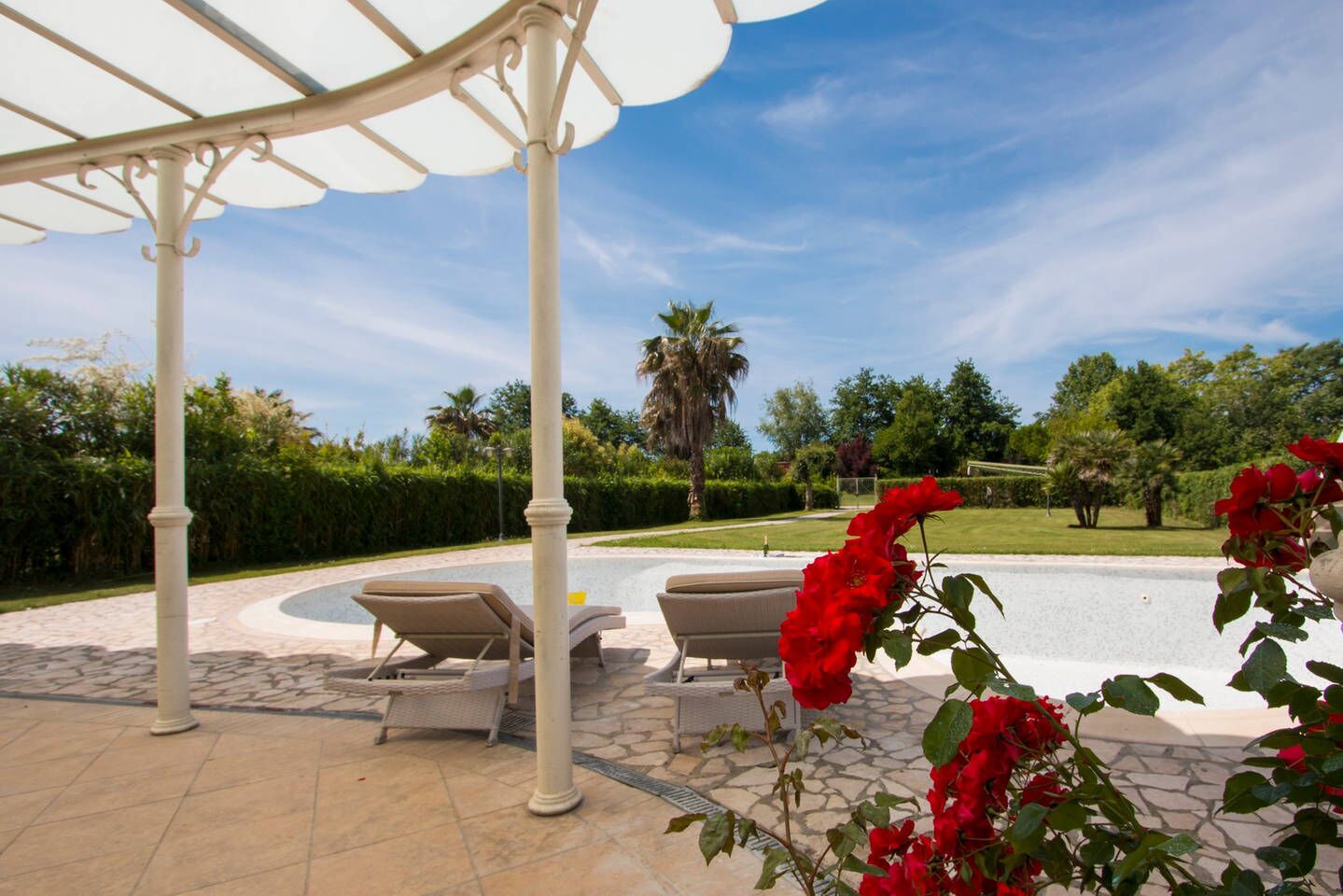 Piscine couverte, piscine extérieure