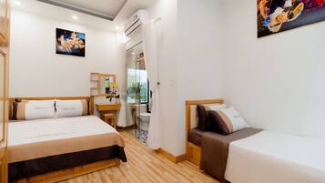 Deluxe Triple Room | Desk, soundproofing, iron/ironing board, free WiFi