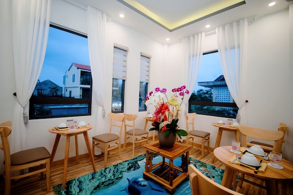 Breakfast, lunch and dinner served  - Hoian Royal Villa (Da Nang)