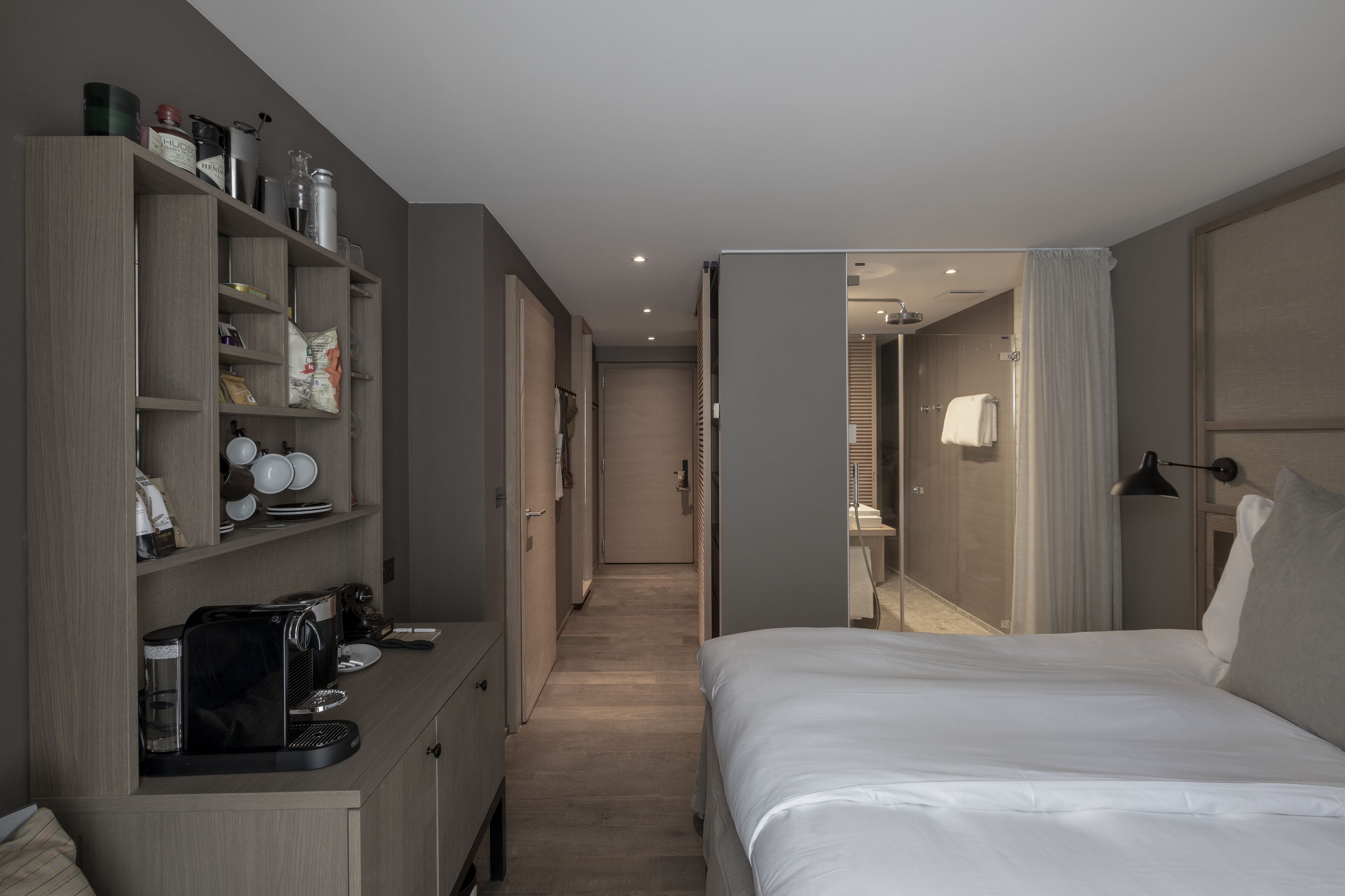 nomad s | 1 bedroom, premium bedding, in-room safe, desk