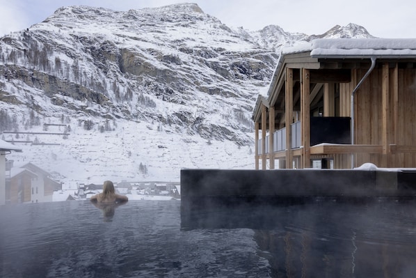 Couples treatment rooms, sauna, steam room, hot springs, body treatments - Nomad Lodge & Spa by CERVO (Zermatt)