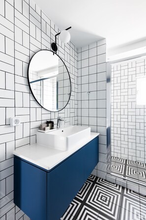 Bathroom - Iconic 1BR Apartment in Koukaki (Athens)