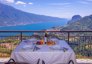 Family Apartment, 2 Bedrooms, Mountainside (Residence Bellevue 7) | Balcony view
