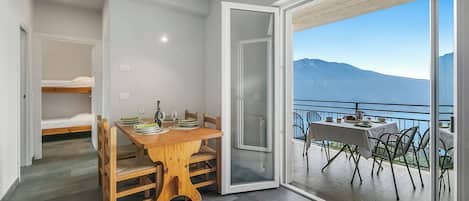 Familienapartment, Mehrere Schlafzimmer, Bergseite (Bellevue Modern Apartment 10) | Ausblick vom Zimmer