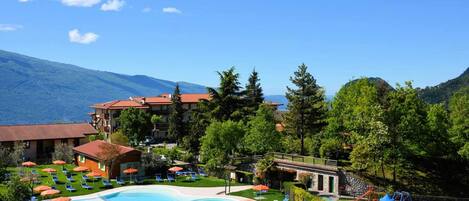 Piscine extérieure (ouverte en saison)