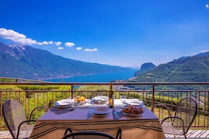 Familienapartment, 2 Schlafzimmer, Bergseite (Residence Bellevue 4) | Blick auf den See