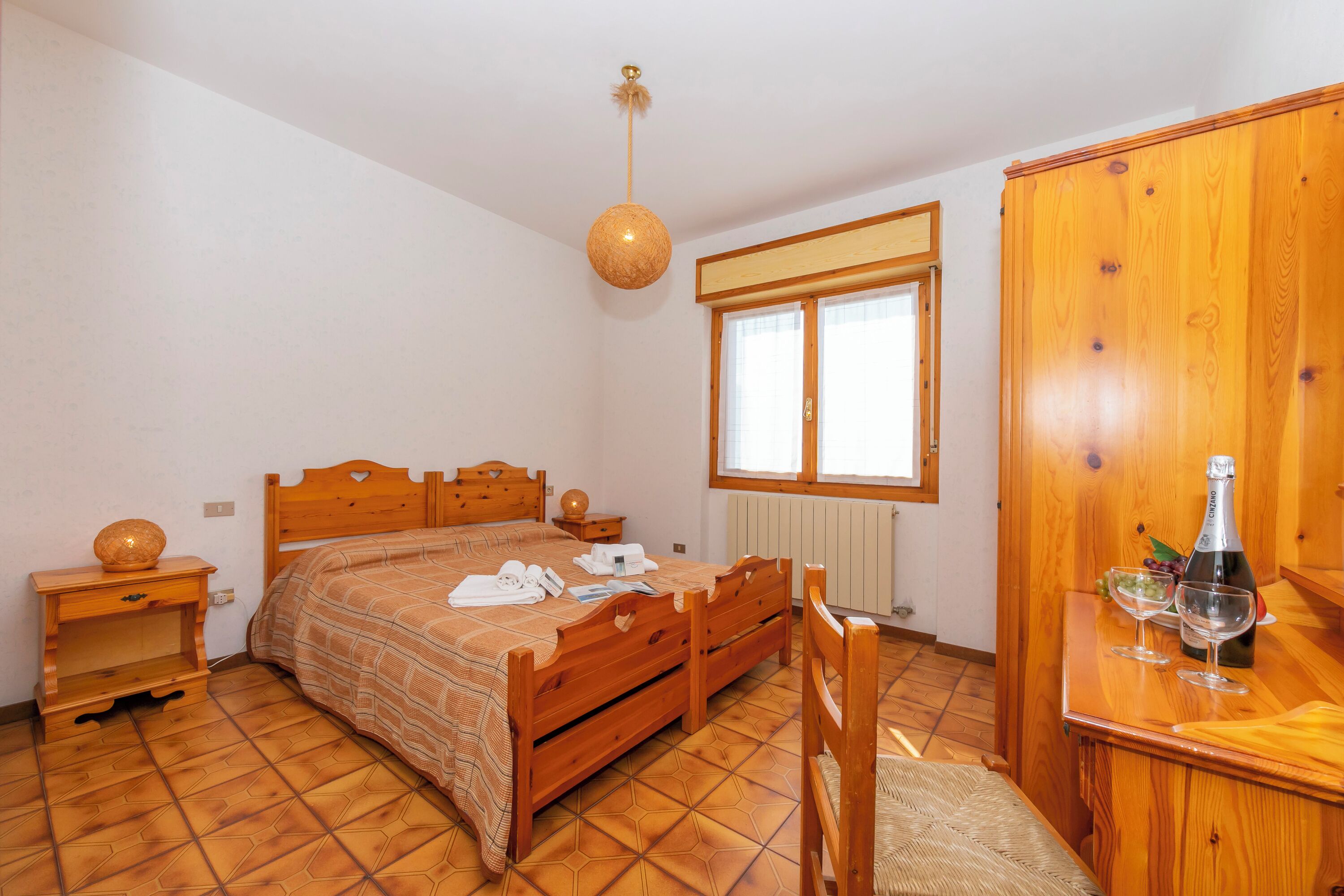 2 chambres, Wi-Fi gratuit, draps fournis