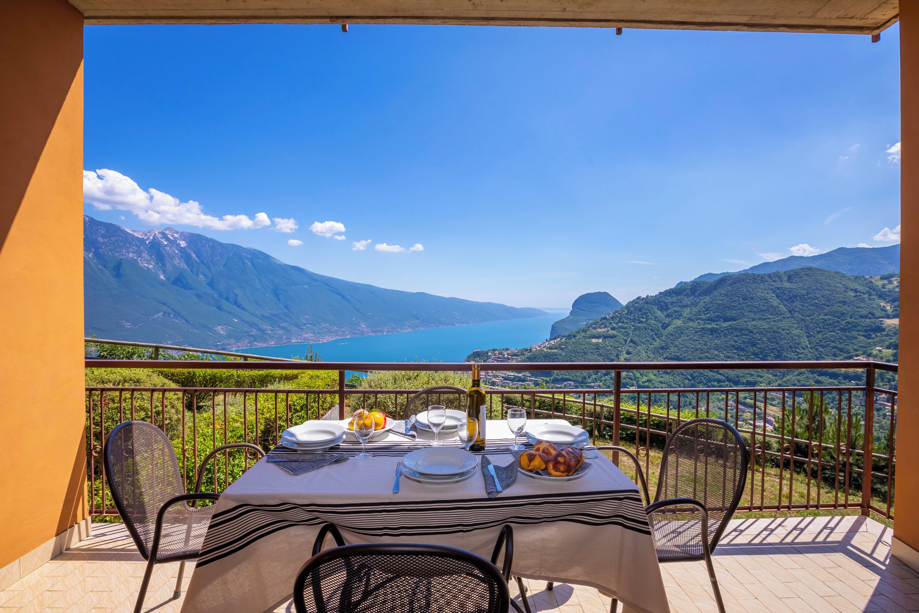 Appartement Familial, plusieurs chambres, côté montagne (Residence Bellevue 1) | Balcon