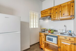 Familienapartment, Mehrere Schlafzimmer, Bergseite (Bellevue Modern Apartment 8) | Eigene Küche