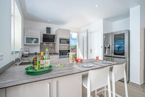 Fridge, microwave, oven, dishwasher