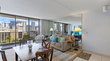 Appart'hôtel, 1 chambre | Coin séjour | TV connectée